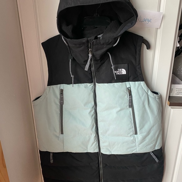 The North Face womens long vest size XLarge - Picture 3 of 4